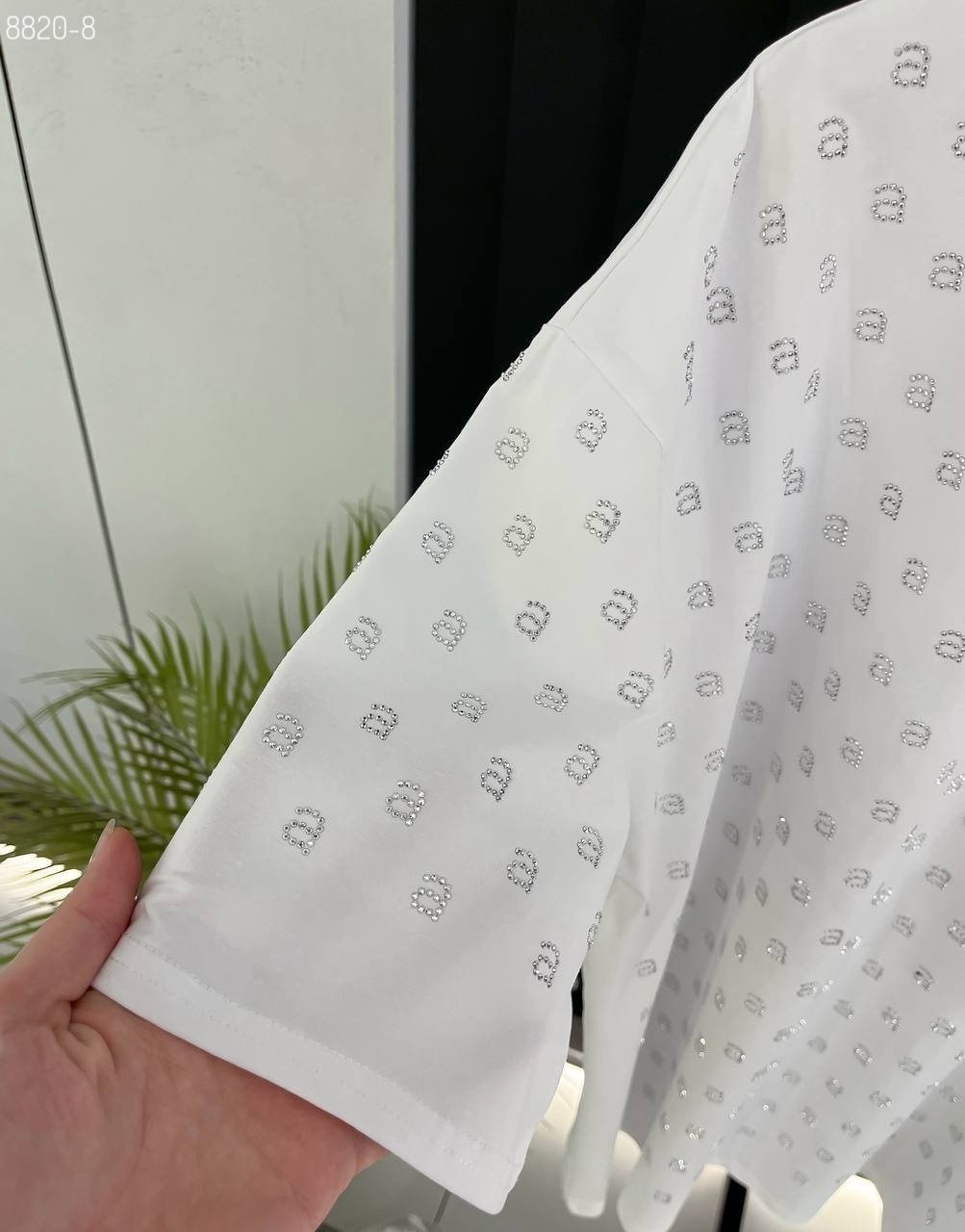 женская футболка оверсайз со стразами,футболки женская,футболка со стразами оверсайз база,женская кофта,футболка женская оверсайз