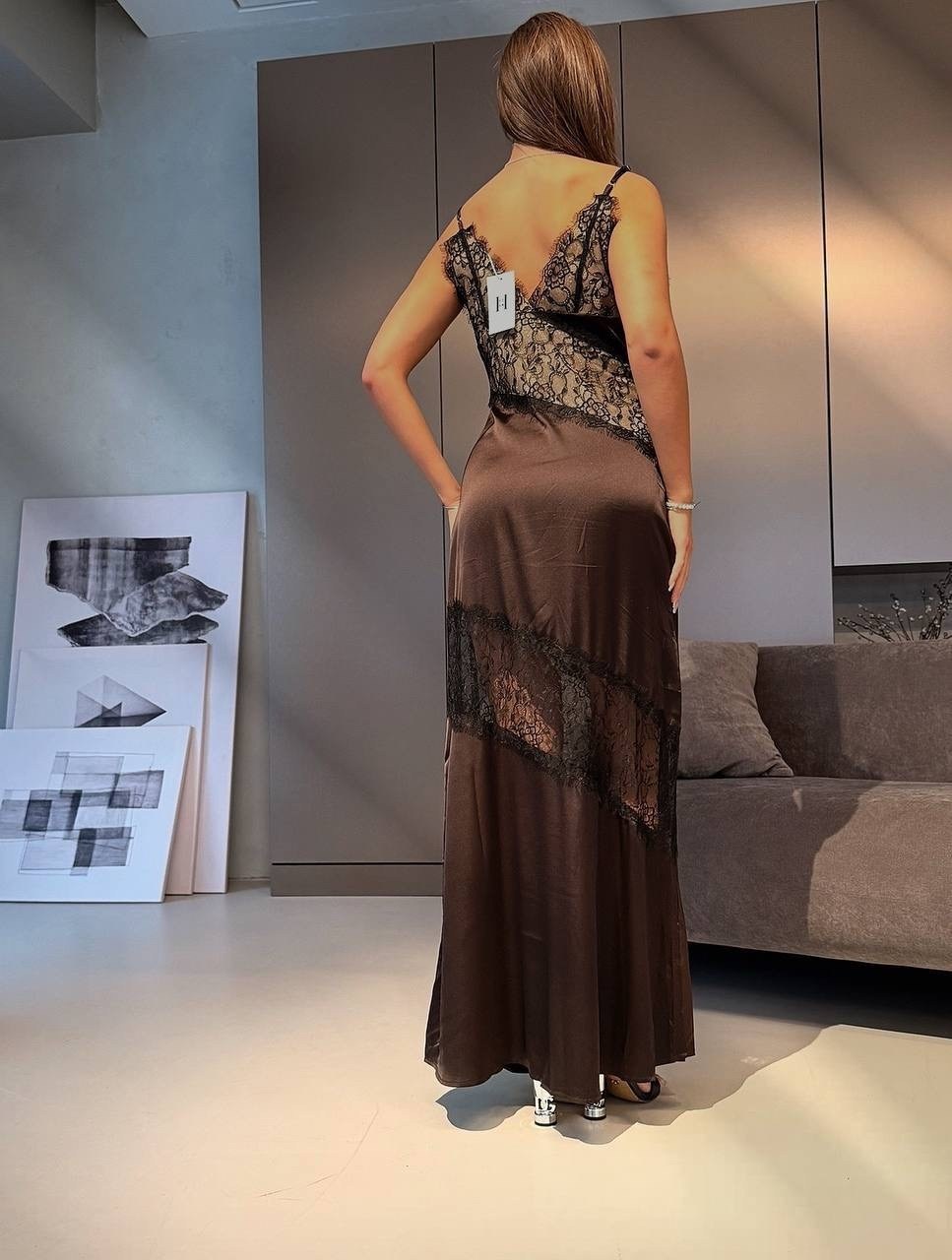 вечернее платье,длинное платье,шелковое платье комбинация,кружевное макси-платье-комбинация с вырезом шоколадного цвета,платье