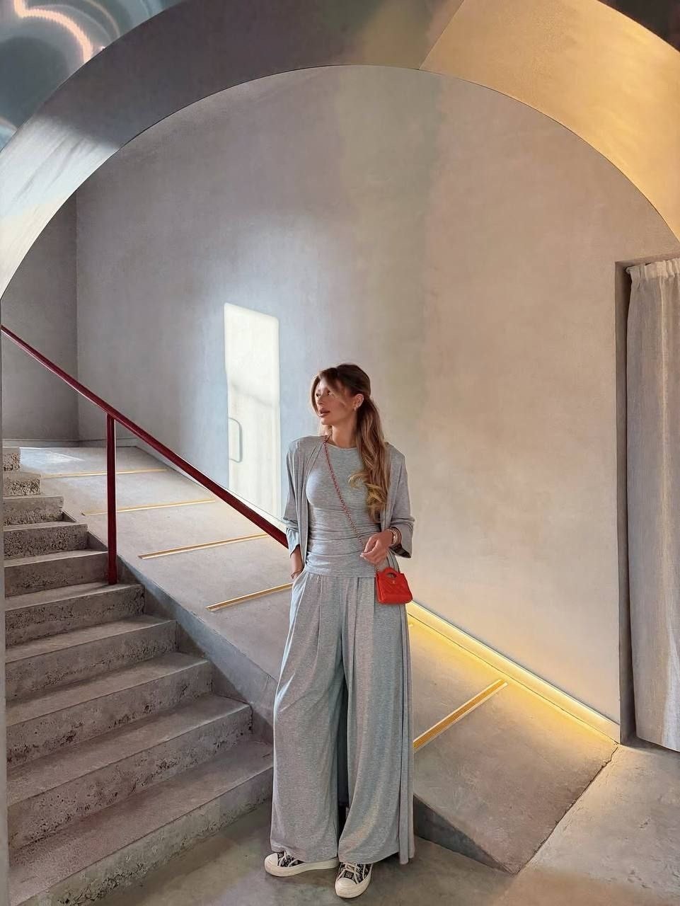 широкие брюки,трикотажный костюм,стильные наряды,широкие штаны