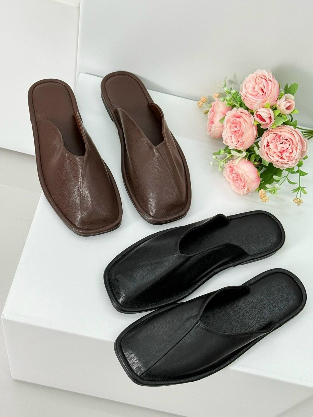 ,кожаные тапки,кожаные шлепки,женские шлепанцы,тапочки модные