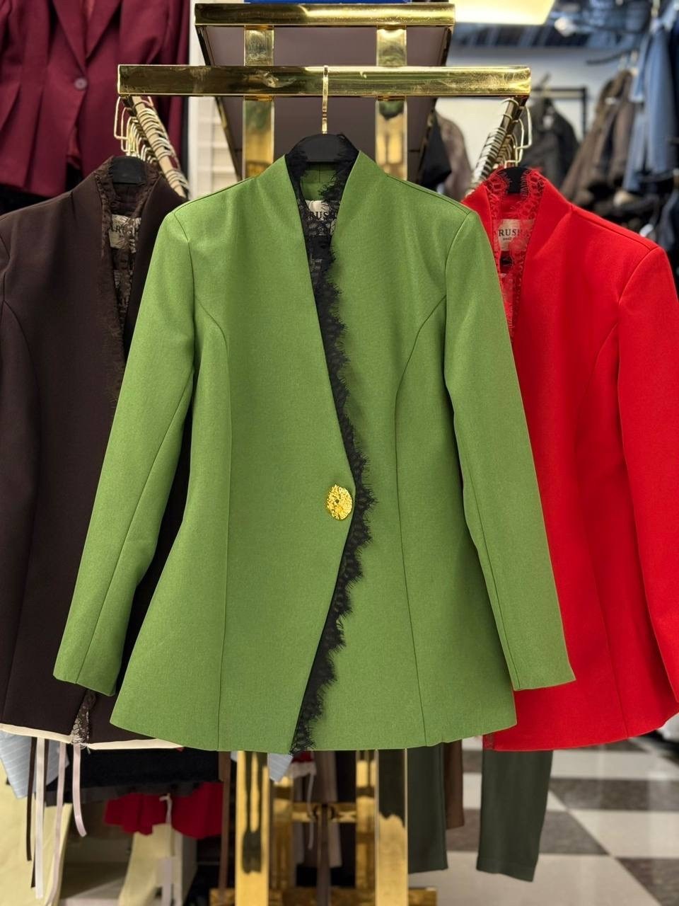 модное платье,костюм женский,стильные наряды,шикарная одежда