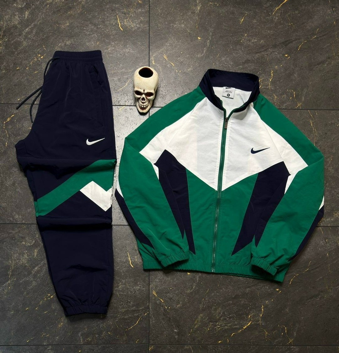 ветровка nike,спортивные костюм,спортивные костюмы nike,спортивный костюм для мужчин,ветровка для мужчин