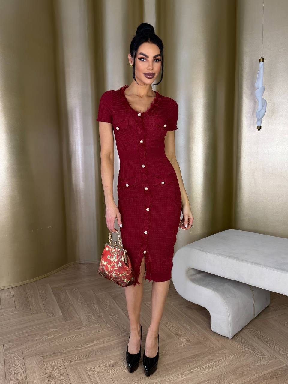 женское платье темно-розовое трикотажное миди с пуговицами,платье женское,платье трикотажное,трикотажное миди платье,бордовое платье