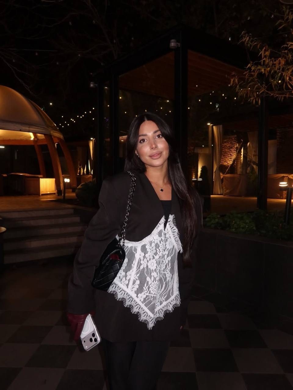 девушка,девушка элегантная,стильные наряды,женская мода,кожаная перчатка