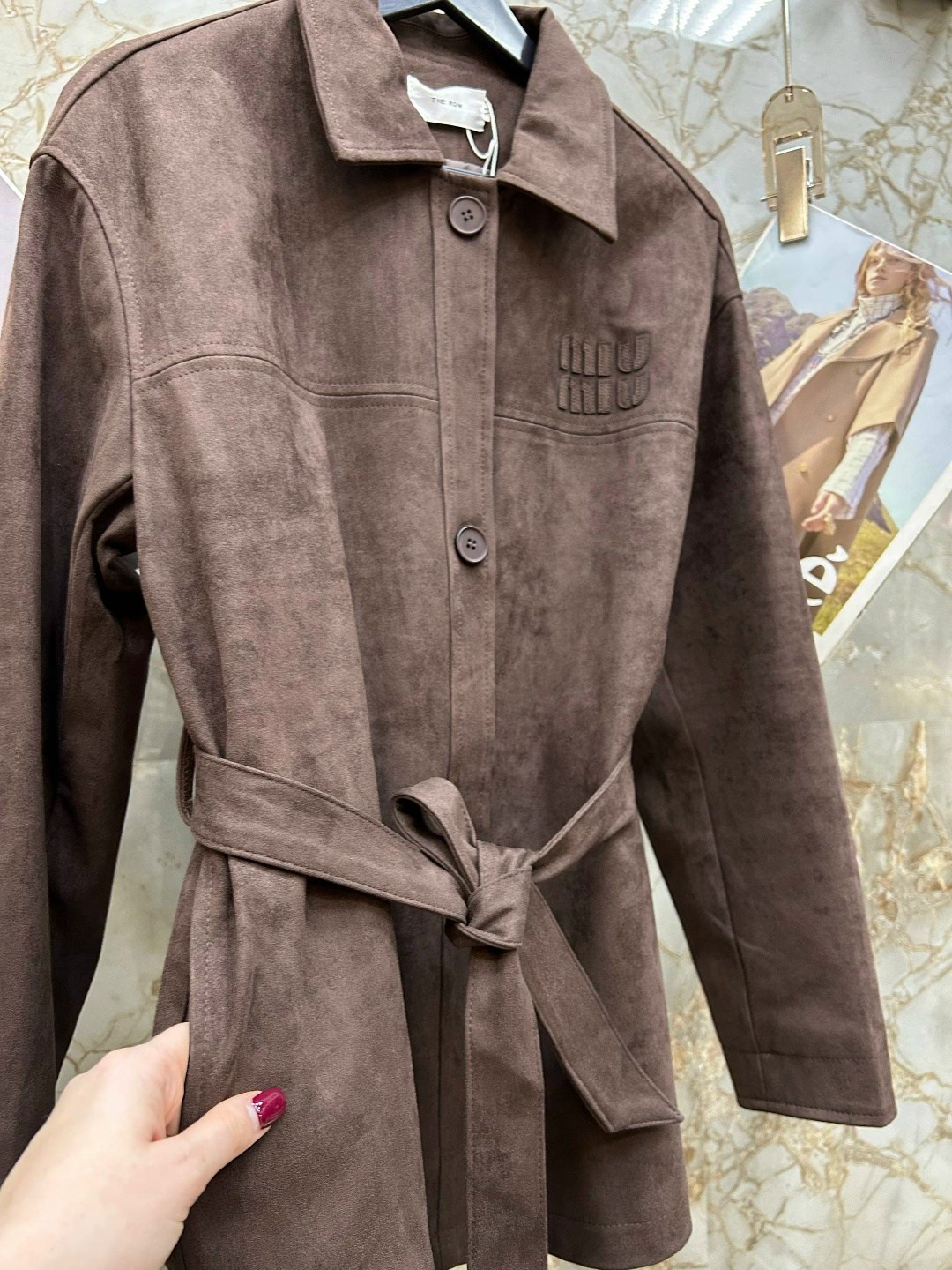 замшевая куртка,куртка замшевая женская,замшевая куртка miu miu,женская кожаная куртка,женская куртка из замши шоколад