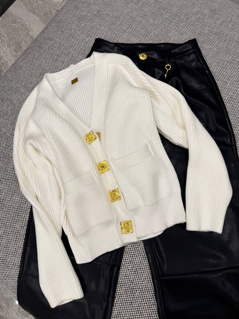 кардиган женский,кардиган вязаный,кофта кардиган,модные кардиганы,белая кофта с пуговицами