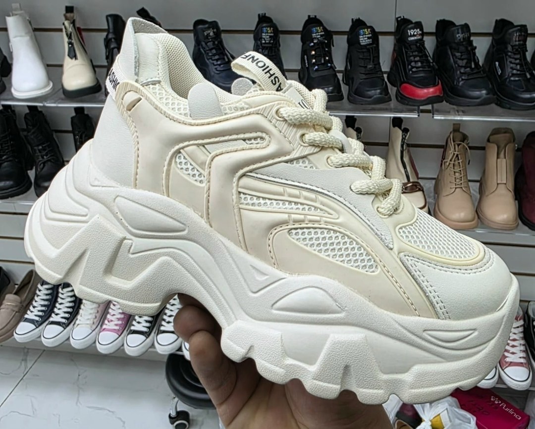 женские массивные кроссовки,женские кроссовки,массивные кроссовки,кроссовки,кроссовки модные