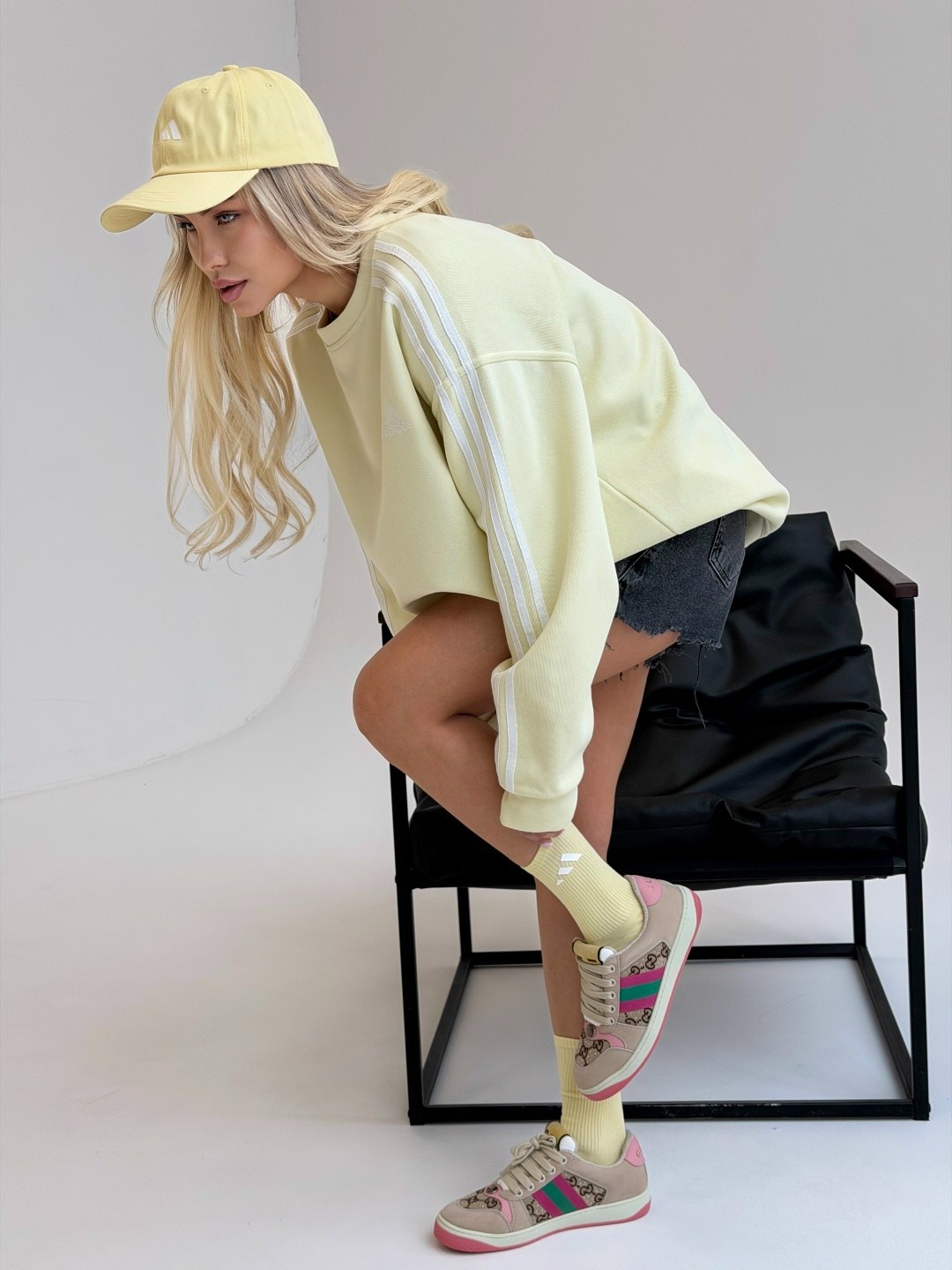 адидас свитшот,стильный свитшот женский,свитшот и толстовка,свитшот мужской adidas,свитшот adidas