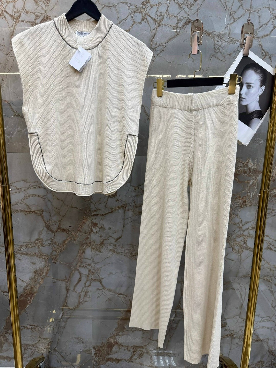 трикотажные костюмы,вязаные жилеты,брючный комплект,жилет женский вязаный,костюм бежевый