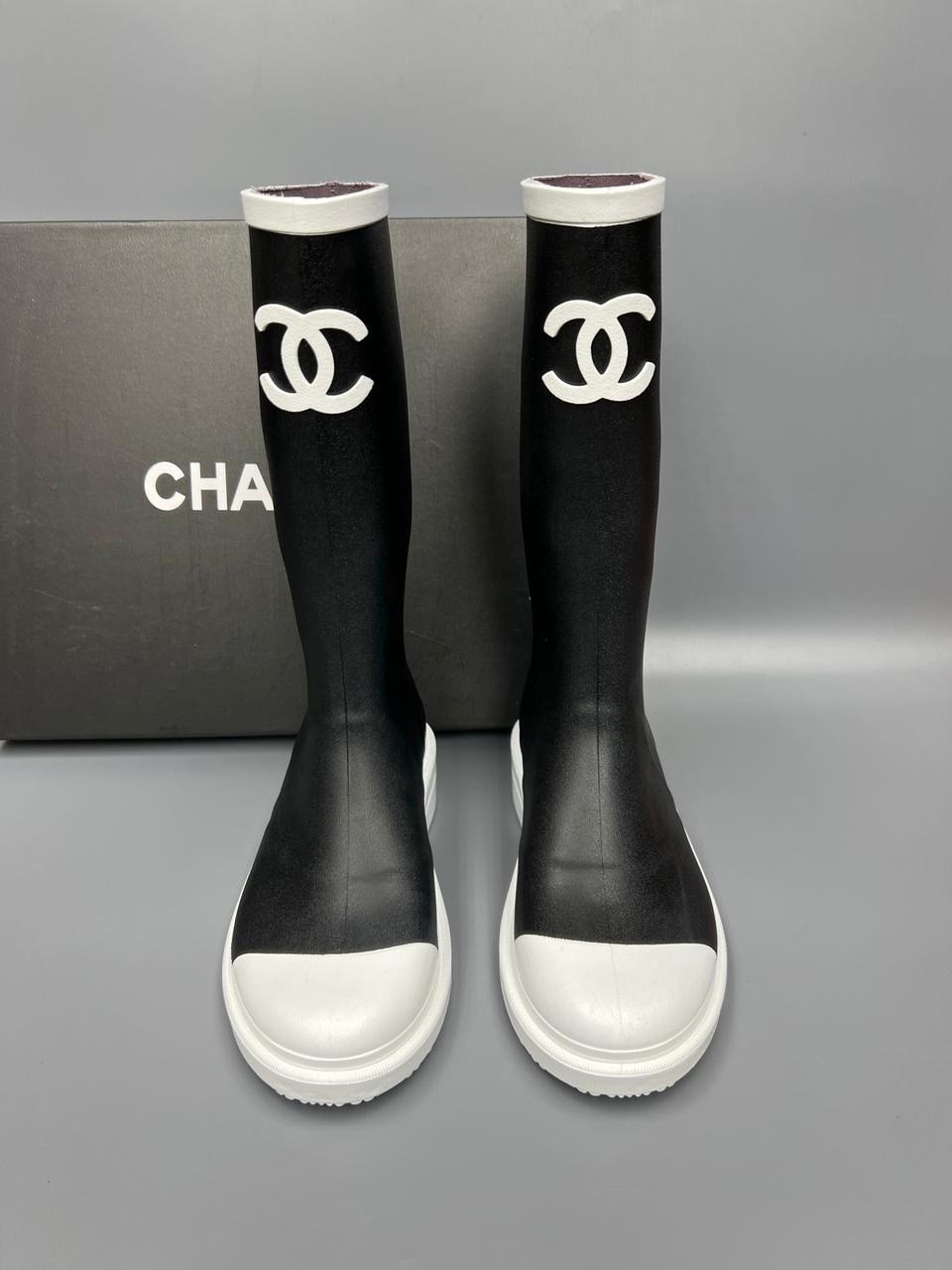 резиновые сапоги chanel,женские резиновые сапоги chanel черные,резиновые сапоги шанель,сапоги chanel,chanel черные резиновые сапоги для женщин