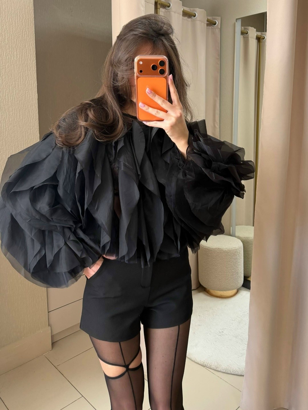 блузка с оборками,блузка с рюшами,блузка с воланом,женская шифоновая блузка twotwinstyle с оборками круглым вырезом длинными рукавами-фонариками,шифоновая пышная блуза рюши