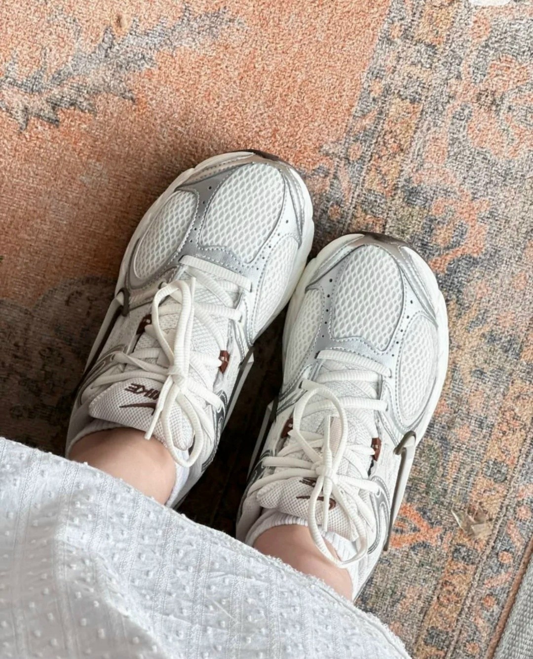 кроссовки nike,кроссовки v5 rnr мужские nike clay/grey,женские повседневные кроссовки nike v5 rnr,кроссовки беговые женские nike hq7901-102,мужские кроссовки nike v5 rnr 'cement grey' hj5228-003