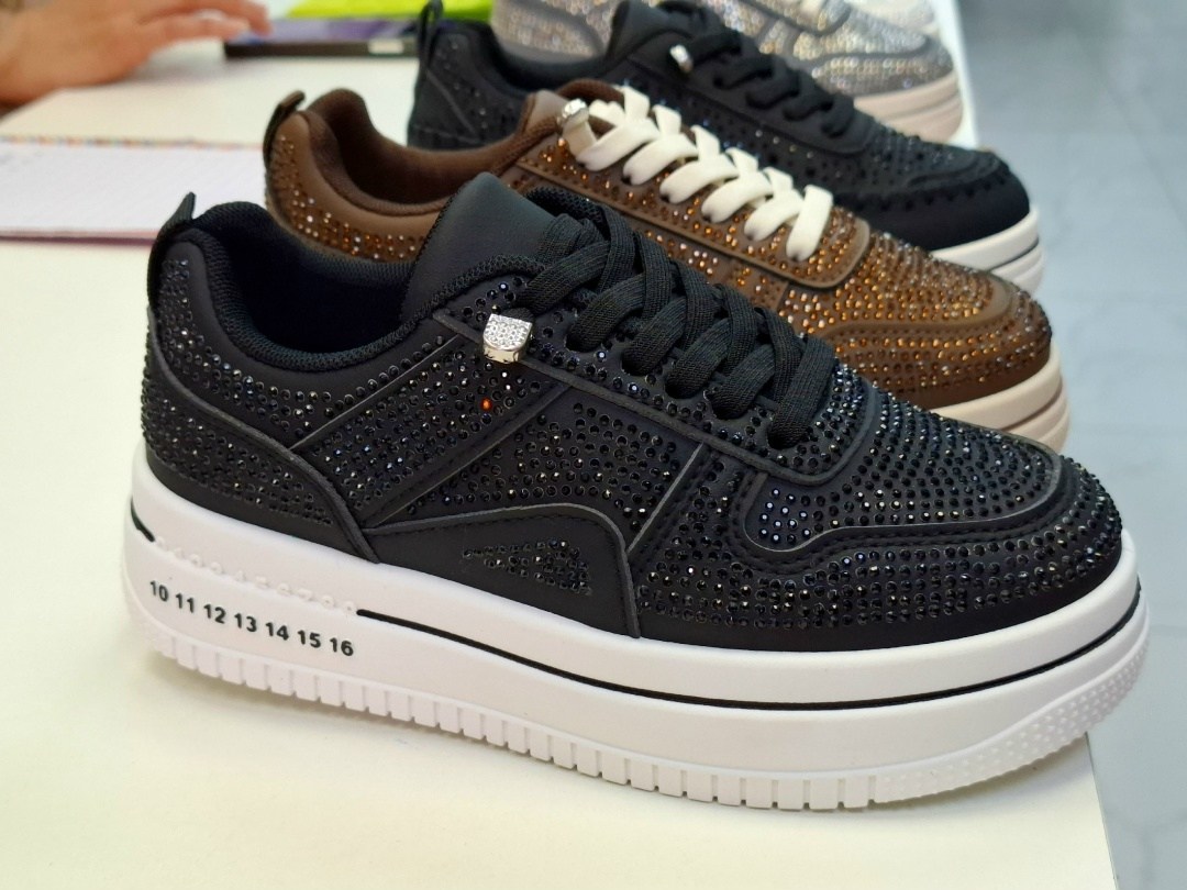 ,кроссовки женскиe,женская ,обуви,женские кроссовки белые