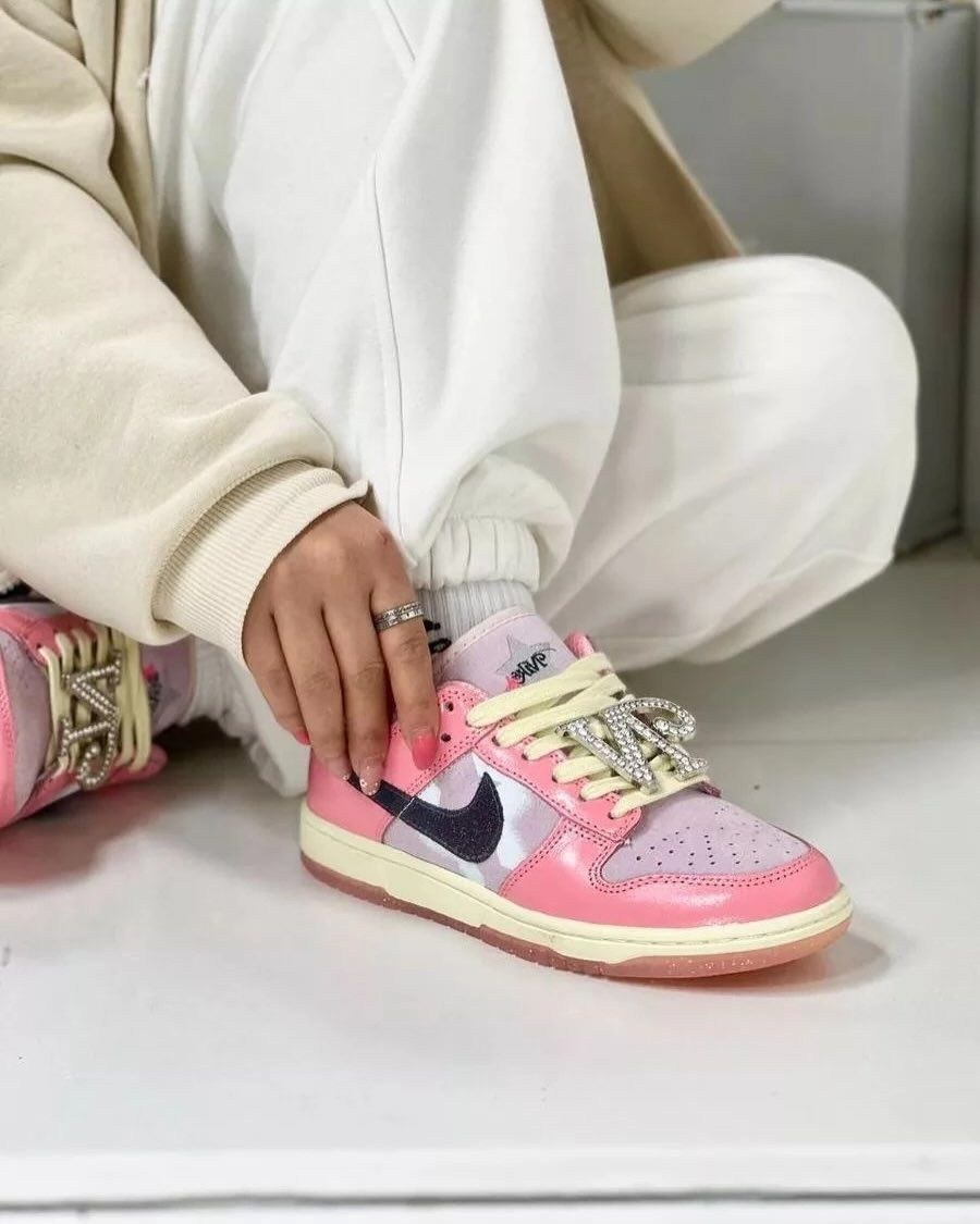 кроссовки nike женские,кроссовки женские розовый,найк данк розовые,розовые кроссовки sb dunk low,женские кроссовки