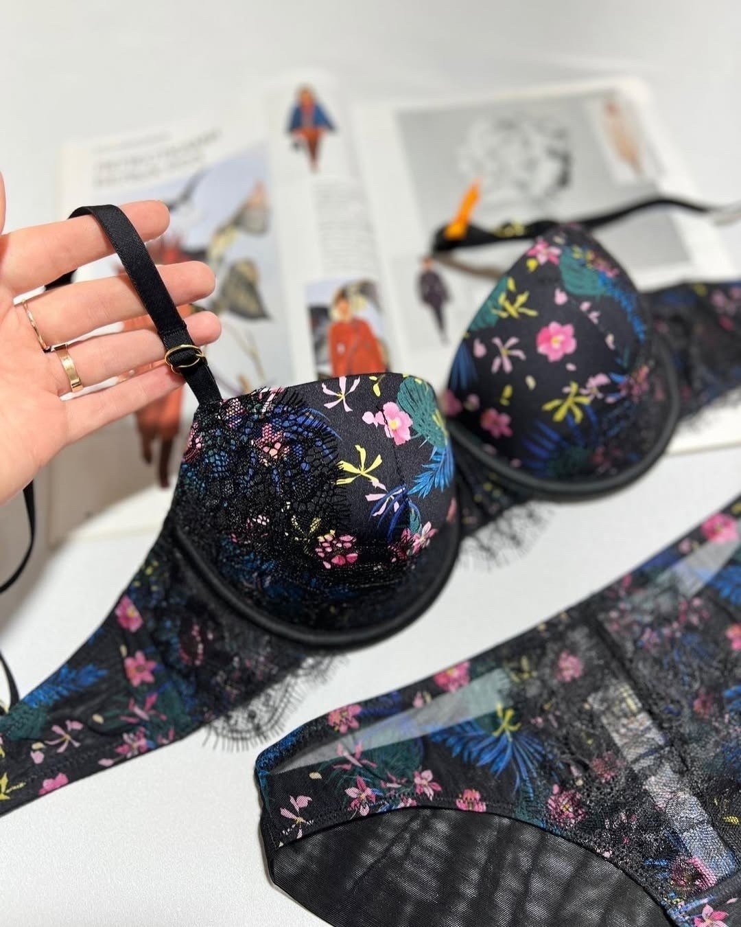 комплект нижнего белья,женский комплект нижнего белье,бюстгальтер комплект,женские белье,женское нижнее белье