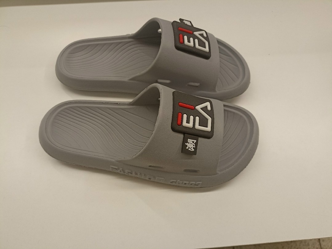 ,шлепанцы мужские,шлепанцы подростковые,спортивные шлепанцы,женские шлепанцы