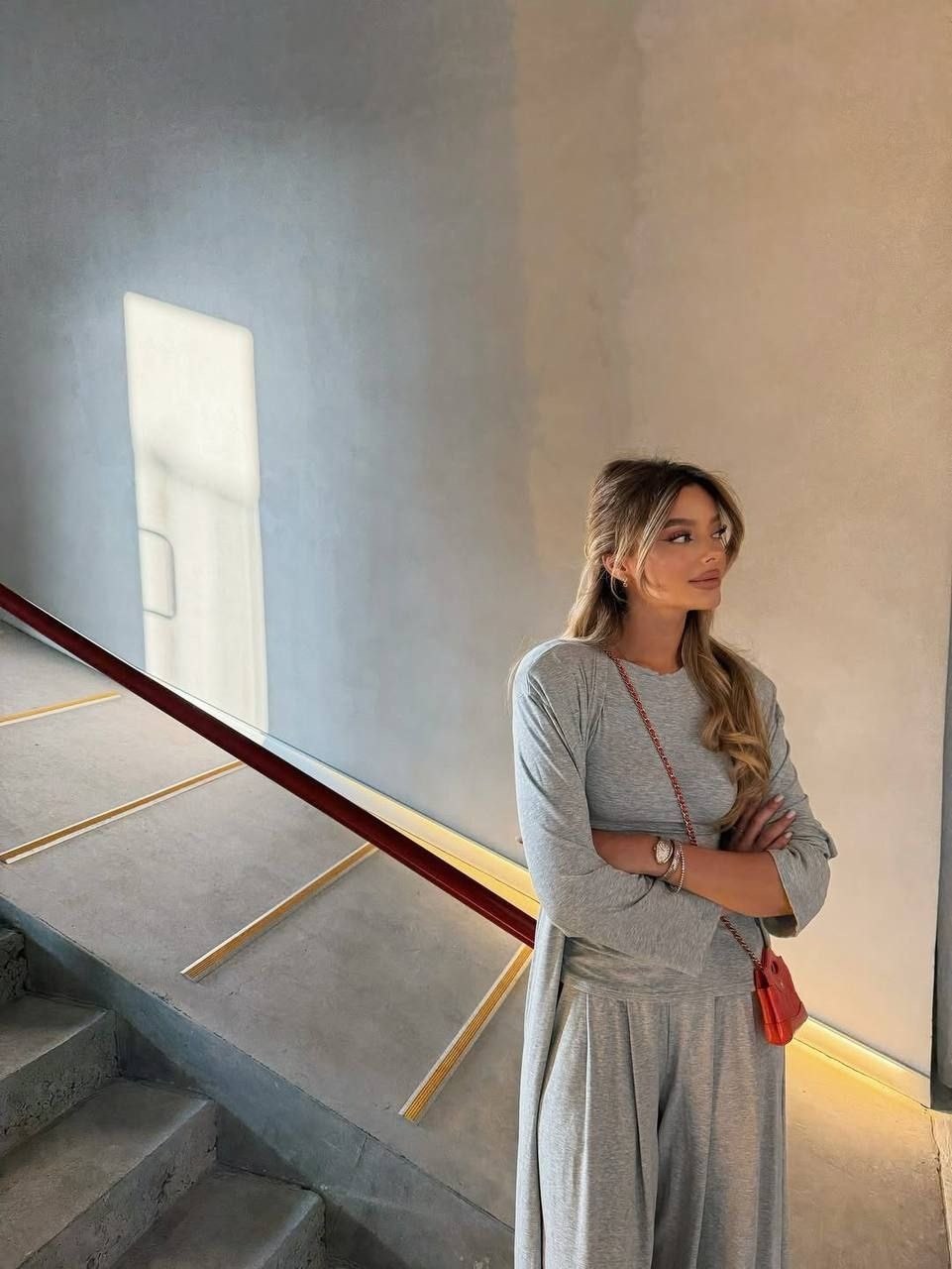 широкие брюки,трикотажный костюм,стильные наряды,широкие штаны