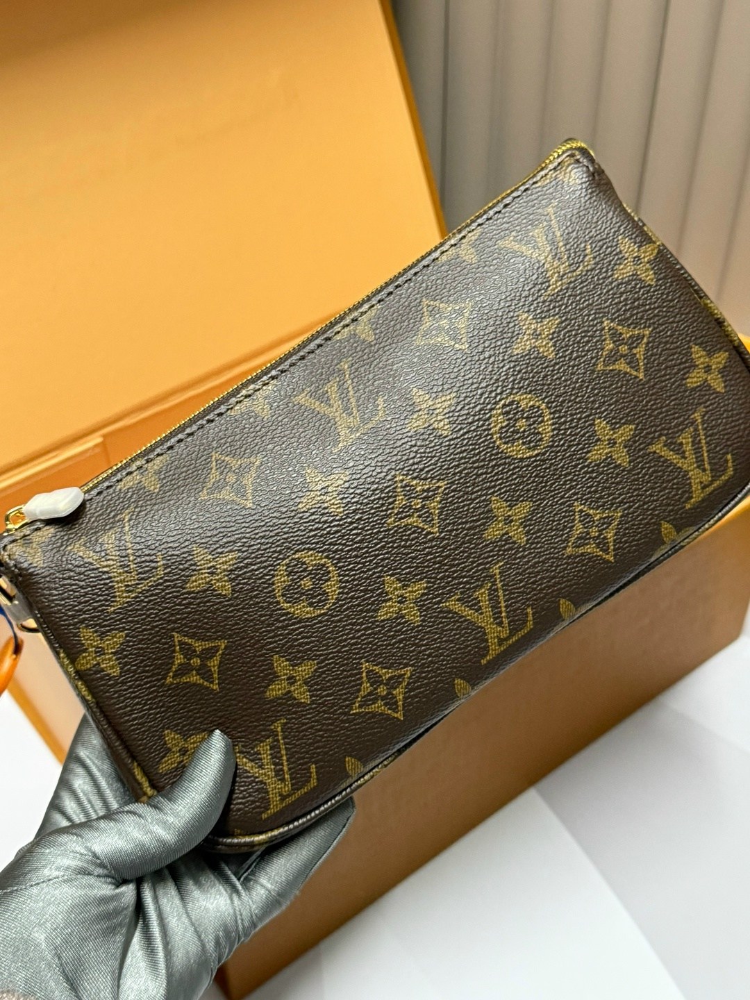 louis vuitton сумка на плечо,сумка женская louis vuitton,сумка louis vuitton,louis vuitton сумка на плечо слинг,сумка клатч женская