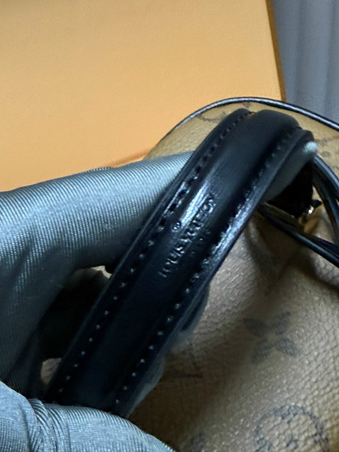 женская сумка louis vuitton,louis vuitton сумка на плечо ведро,сумка луи виттон через плечо,классическая сумка луи виттон,louis vuitton сумка