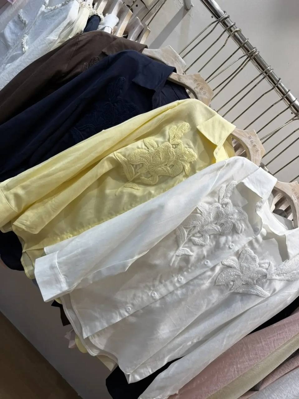 женская блузка с вышивкой,женская рубашка с вышивкой,блузка с вышивкой,женская рубашка,рубашка с вышивкой