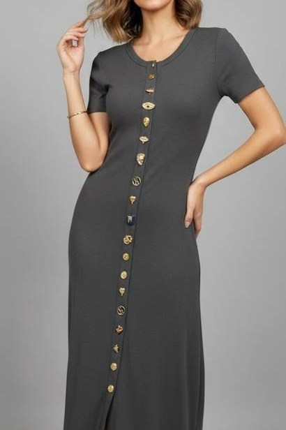 платье с пуговицами,платье на пуговицах длинное,платье модели,трикотажное платье,платье с пуговицами спереди