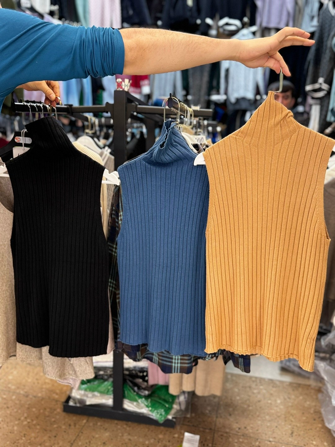 водолазка с жилеткой,водолазка безрукавка,топ водолазка без рукавов,топ женский