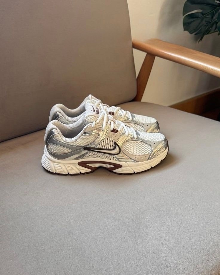 кроссовки nike,кроссовки v5 rnr мужские nike clay/grey,женские повседневные кроссовки nike v5 rnr,кроссовки беговые женские nike hq7901-102,мужские кроссовки nike v5 rnr 'cement grey' hj5228-003