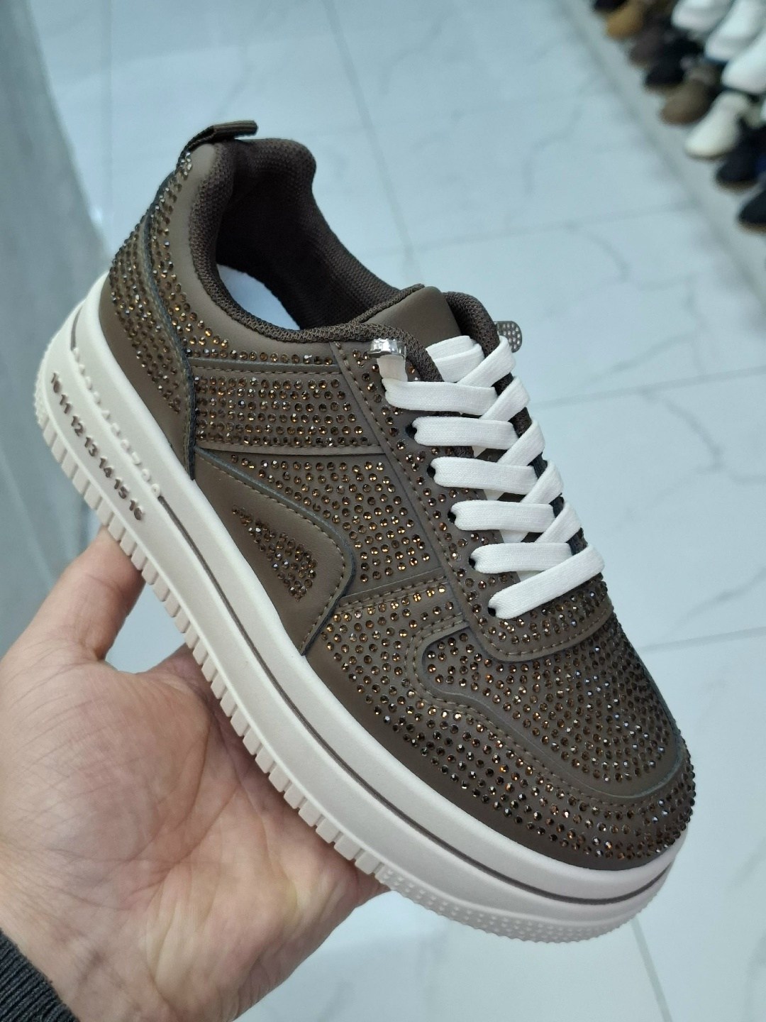 ,кроссовки женскиe,женская ,обуви,женские кроссовки белые