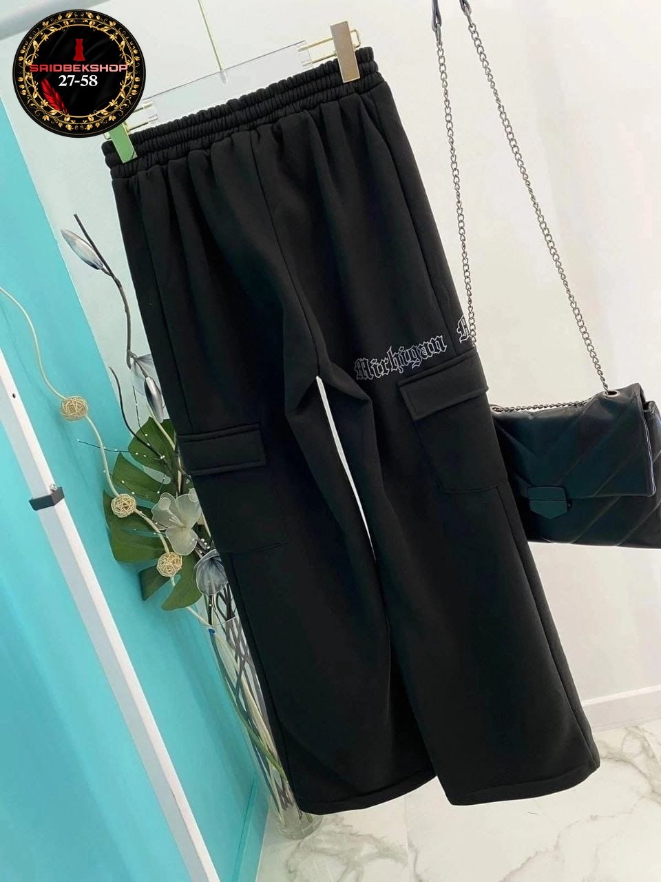 черные спортивные штаны с карманами,спортивные штаны с карманами,брюки джоггеры с карманами,штаны модные,штаны теплые джоггеры