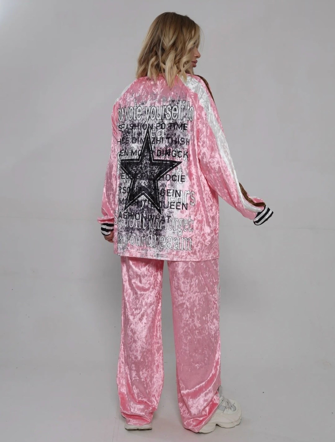 спортивный велюровый костюм,велюровый костюм,стильные костюмы,спортивные костюмы женские,спортивные костюмы