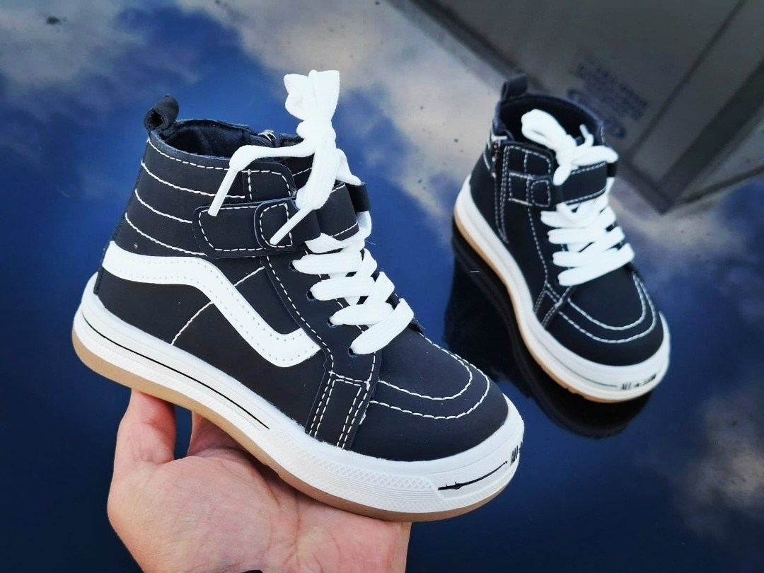 ,кроссовки мальчику,спортивная ,модная детская ,кроссовки женскиe