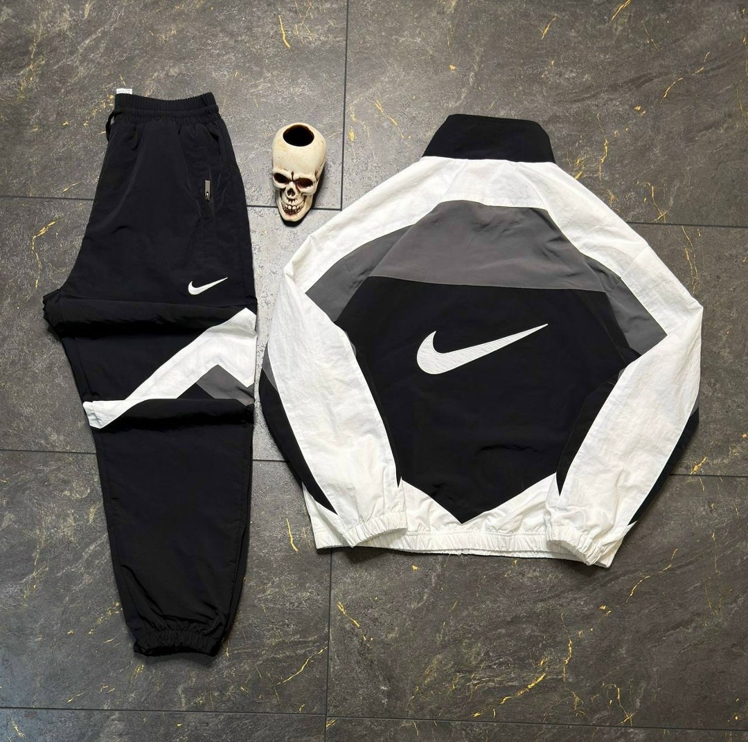 ветровка nike,спортивные костюм,спортивные костюмы nike,спортивный костюм для мужчин,ветровка для мужчин