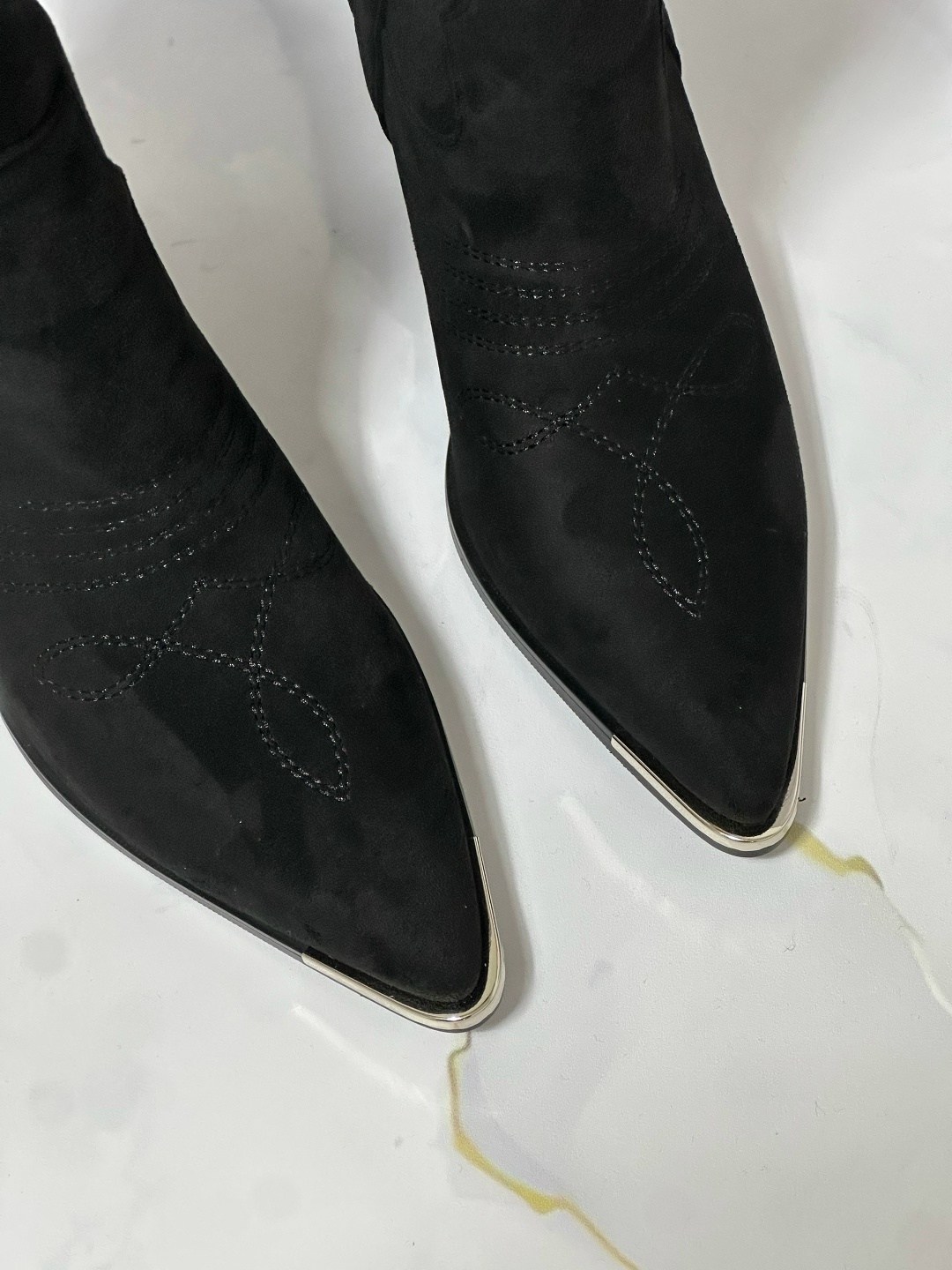 казаки замшевые эконика,ботильоны казаки натуральные,казаки демисезонные ботинки замшевые,,казаки женские натуральная замша