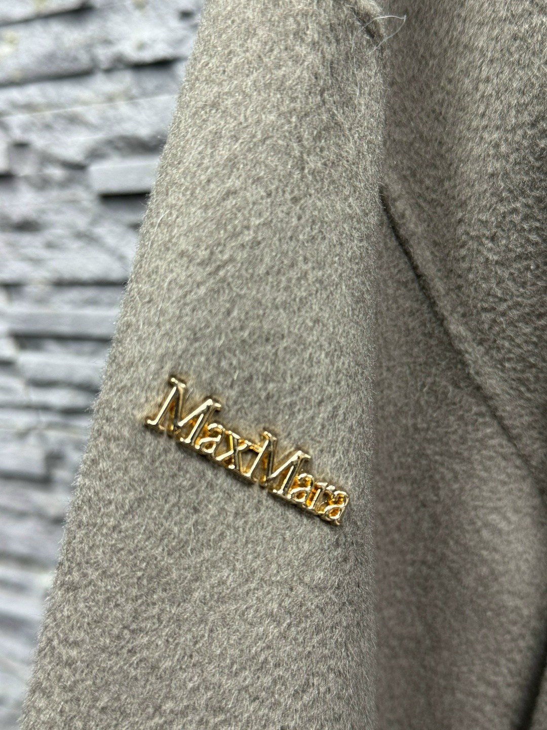 пальто с соболем,кашемировое пальто серо-бежевого цвета с мехом куницы,кардиган из кашемира,утепленное кашемировое пальто с мехом соболя,кашемировое пальто с мехом куницы yana kraft brand