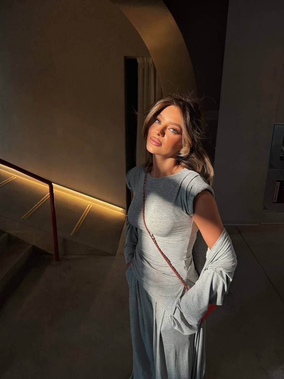 широкие брюки,трикотажный костюм,стильные наряды,широкие штаны