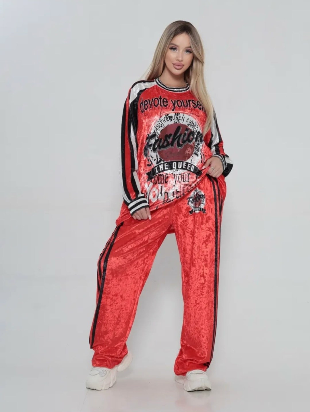 спортивный велюровый костюм,велюровый костюм,стильные костюмы,спортивные костюмы женские,спортивные костюмы