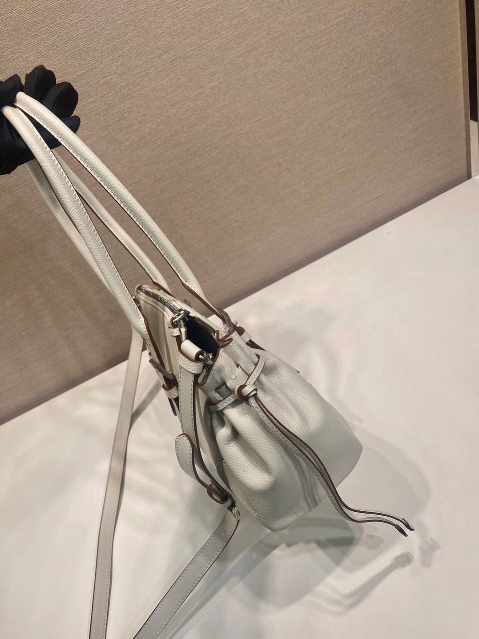 женская сумка prada,сумка прада,прада сумка женская,белая сумка прада,сумка prada