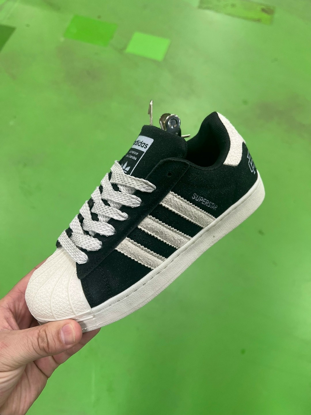 кроссовки adidas,кроcсовки adidas superstar,,adidas limited edition кроссовки,кроссовки adidas original superstar