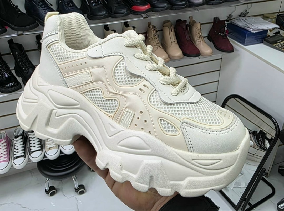 женские массивные кроссовки,женские кроссовки,массивные кроссовки,кроссовки,кроссовки модные