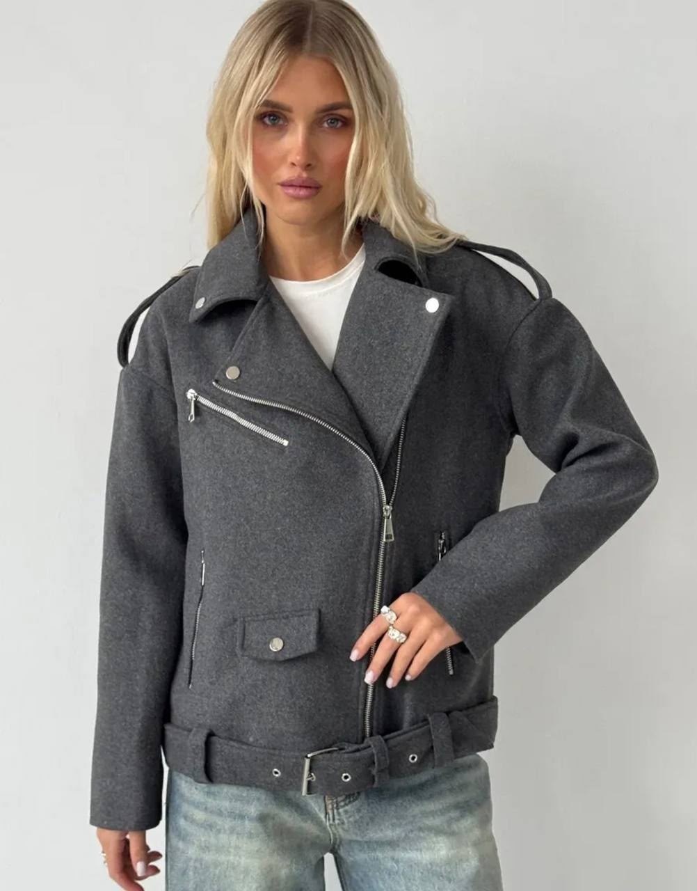 косуха оверсайз шерстяная куртка осенняя цвет серый графит,куртка косуха,косуха шерстяная куртка из пальтовой ткани,куртка косуха оверсайз,пальто косуха