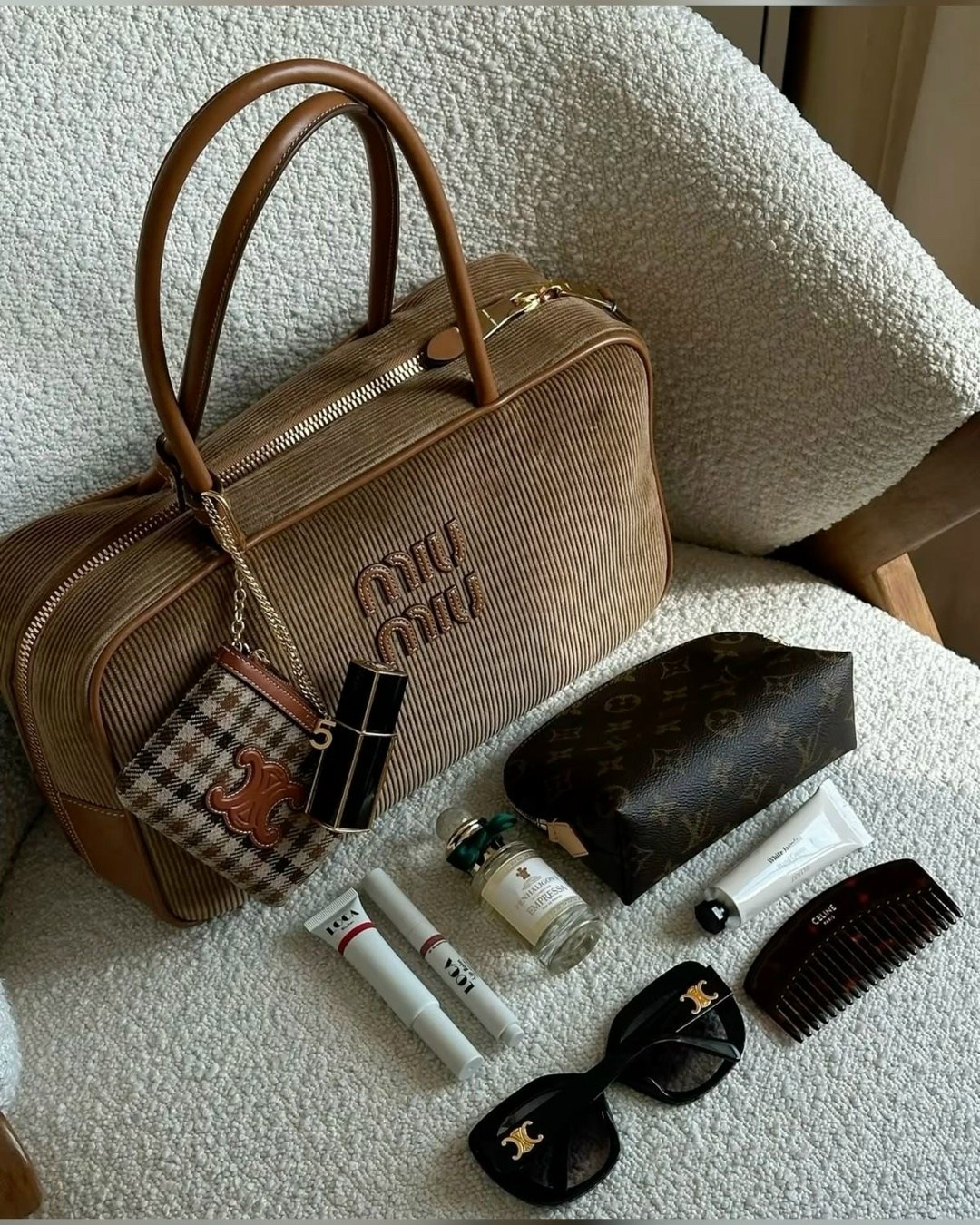 замшевая куртка,куртка замшевая женская,замшевая куртка miu miu,женская кожаная куртка,женская куртка из замши шоколад