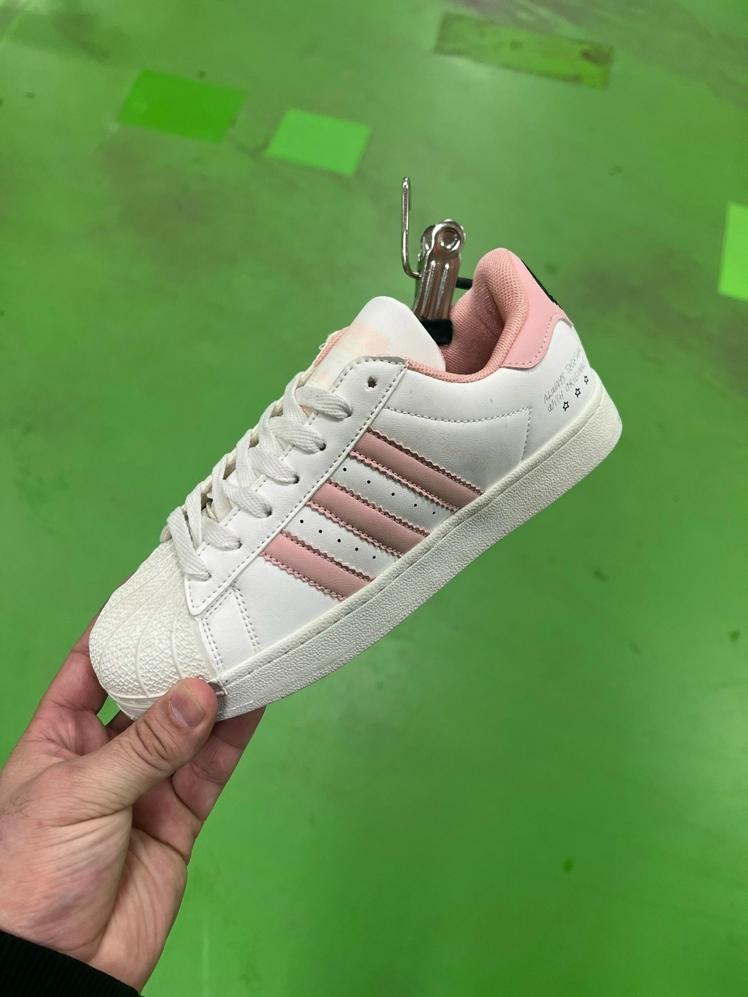 кроссовки adidas,кроcсовки adidas superstar,,adidas limited edition кроссовки,кроссовки adidas original superstar