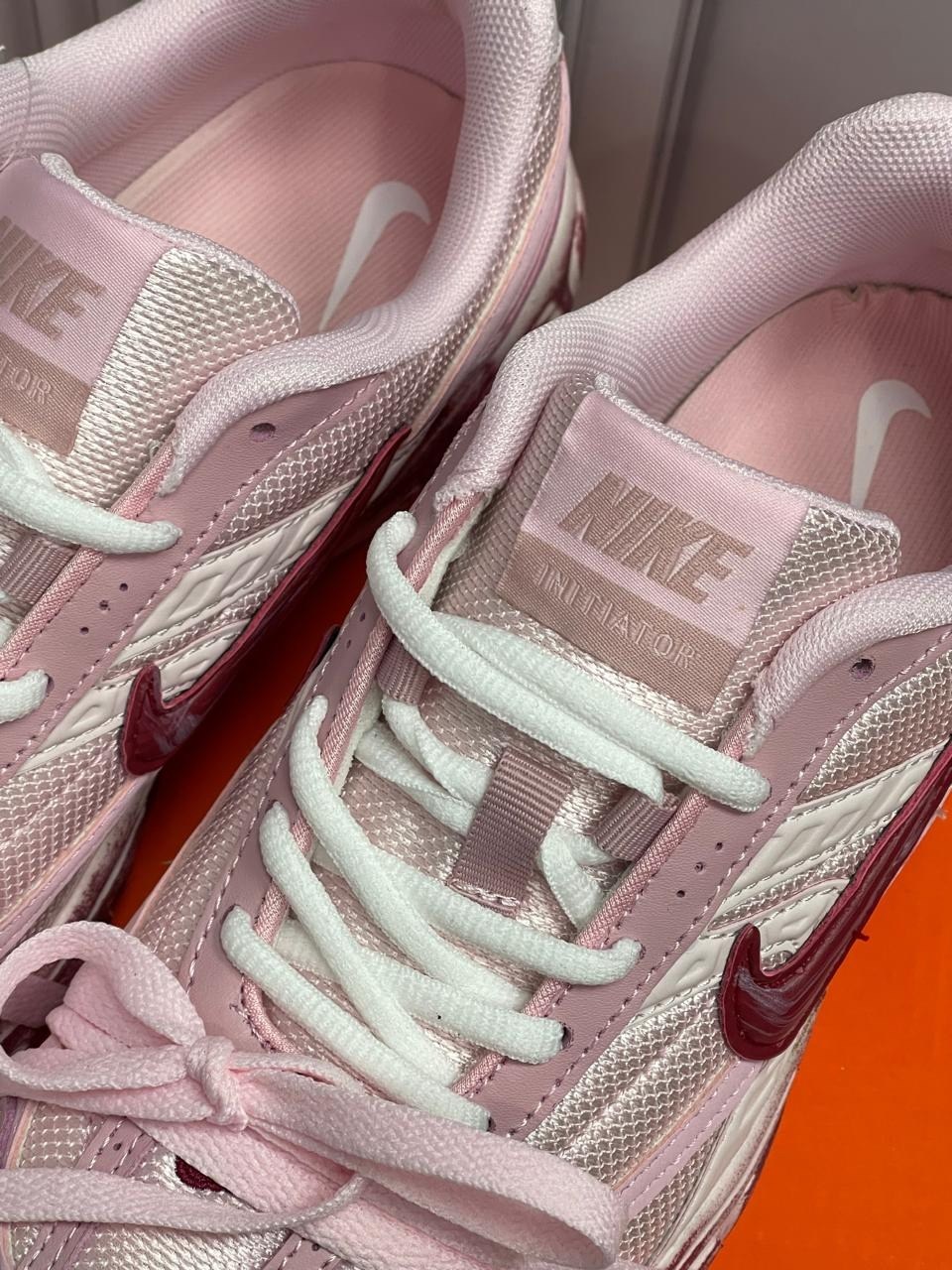 женские кроссовки nike initiator "pink",кроссовки для женщин nike initiator pink,кроссовки nike initiator pink,кроссовки nike initiator розовые,кроссовки nike initiator slip resistant розовые