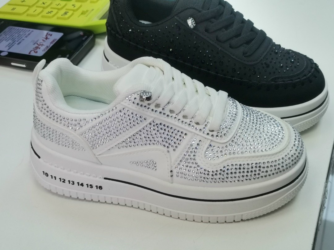 ,кроссовки женскиe,женская ,обуви,женские кроссовки белые