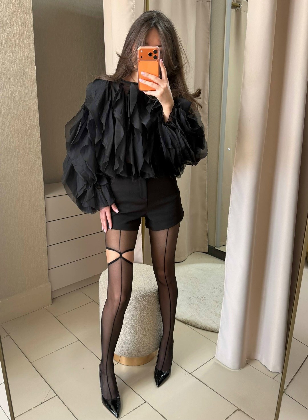 блузка с оборками,блузка с рюшами,блузка с воланом,женская шифоновая блузка twotwinstyle с оборками круглым вырезом длинными рукавами-фонариками,шифоновая пышная блуза рюши