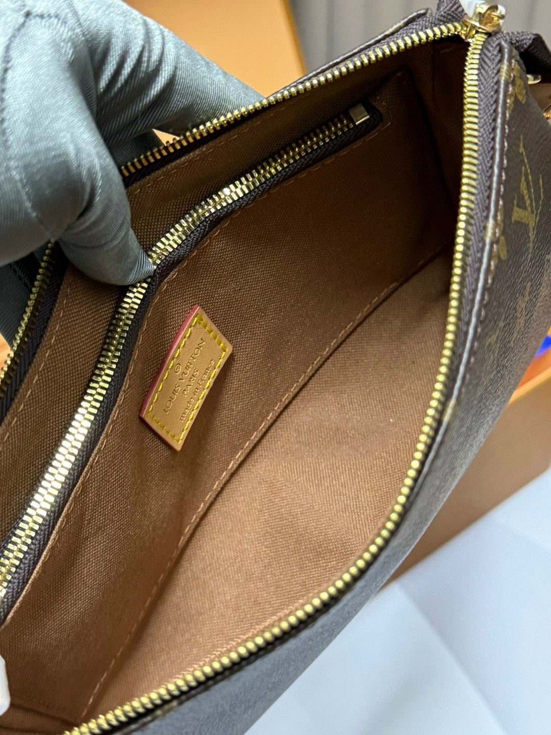 louis vuitton сумка на плечо,сумка женская louis vuitton,сумка louis vuitton,louis vuitton сумка на плечо слинг,сумка клатч женская