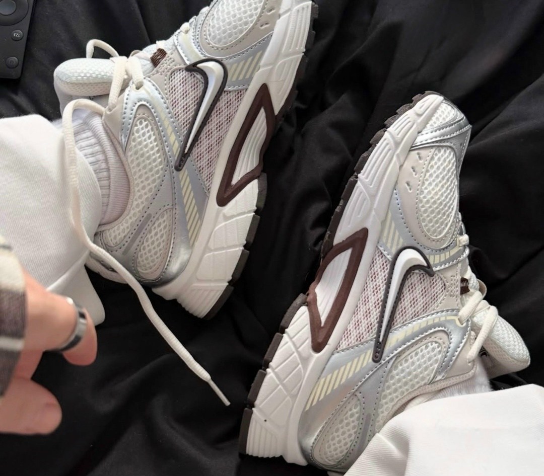 кроссовки nike,кроссовки v5 rnr мужские nike clay/grey,женские повседневные кроссовки nike v5 rnr,кроссовки беговые женские nike hq7901-102,мужские кроссовки nike v5 rnr 'cement grey' hj5228-003