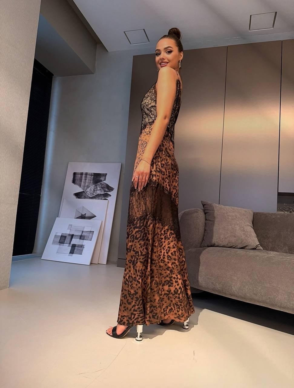 длинная шелковая сорочка,mia-amore ночная сорочка длинная,платье комбинацию,кружевное макси-платье-комбинация с вырезом шоколадного цвета,платье