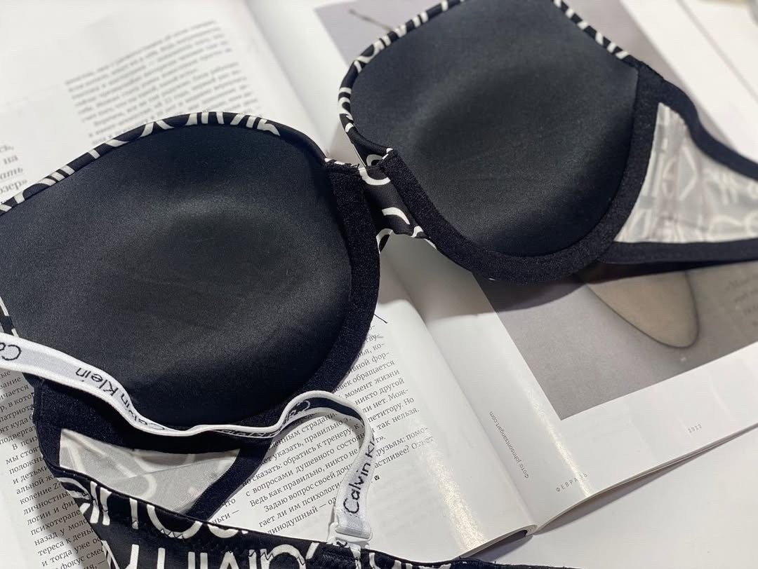 комплект белья calvin klein,комплект женского нижнего белья,комплект нижнего белья calvin klein,набор белья calvin klein,комплект нижнего белья