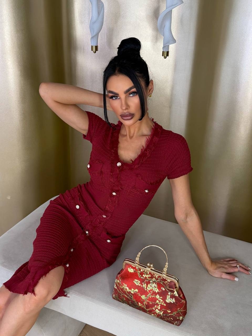 женское платье темно-розовое трикотажное миди с пуговицами,платье женское,платье трикотажное,трикотажное миди платье,бордовое платье